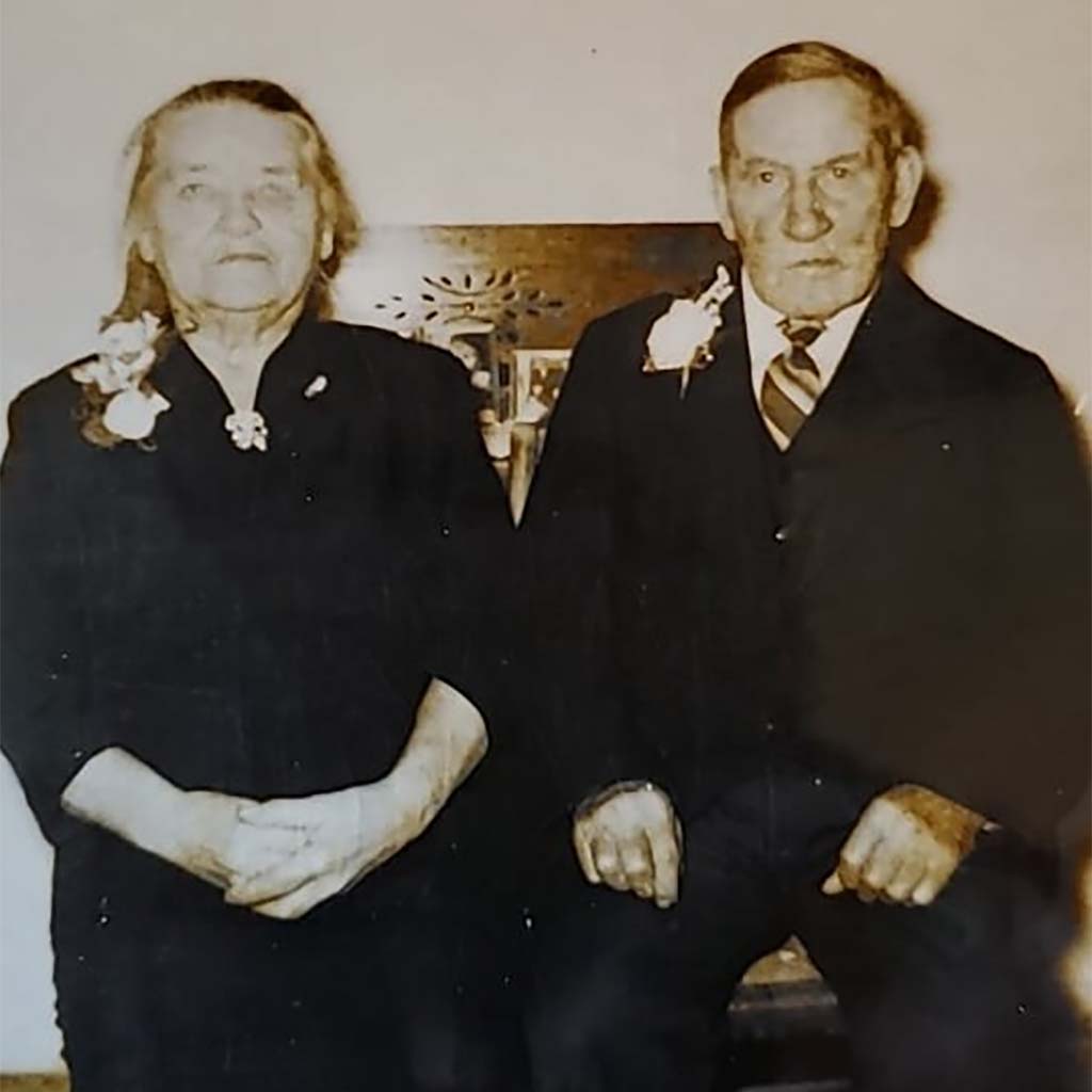 Kornelius Boschmann mit Aganetha Boschmann im Februar 1959 in Coaldale/Kanada