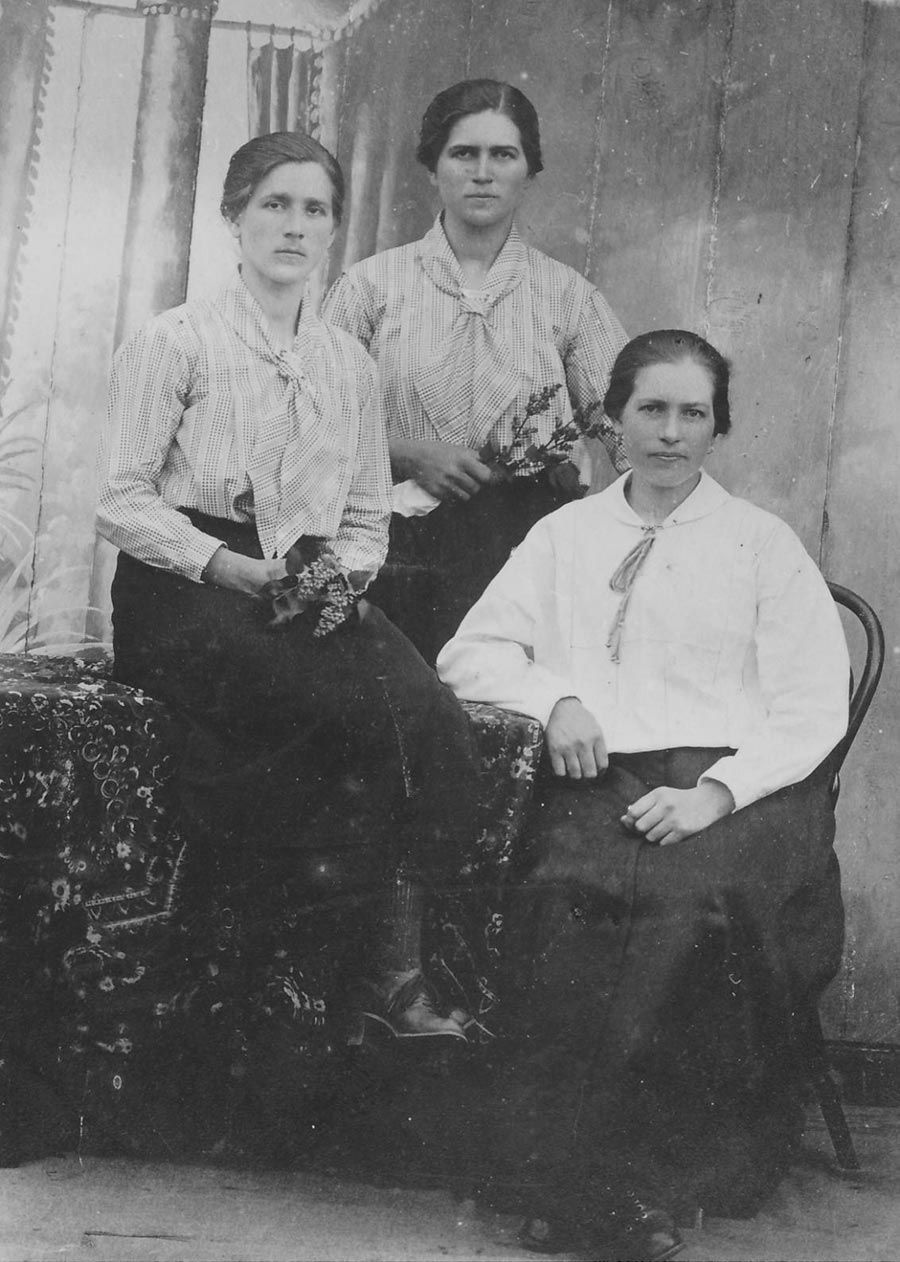 Matilda Schulz (links) mit ihren Schwestern Theresia (Mitte) und Maria (rechts)
